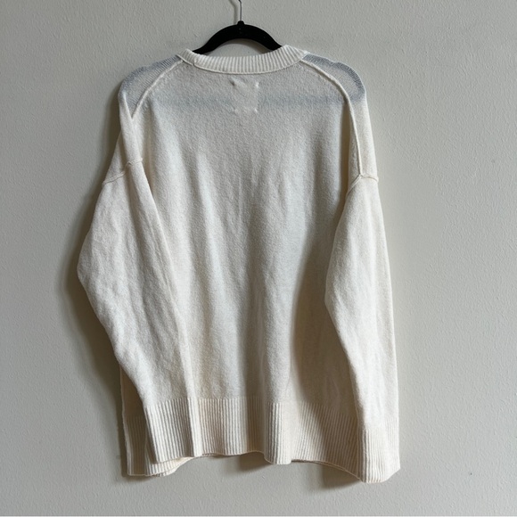 Aerie White Fuzzy Sweater Size small - Picture 2 of 2
